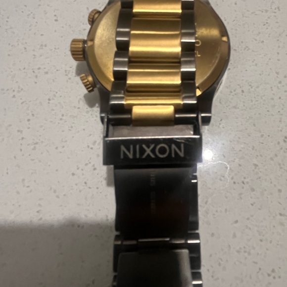 Nixon 51-30 chrono Gold and Black Watch - Picture 4 of 4